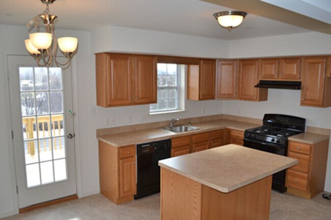 Foto del edificio - Beautiful townhome in Schuylkill County, B...