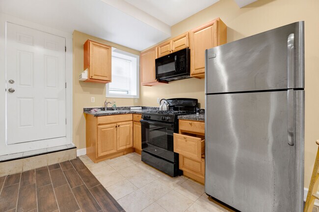 Foto del edificio - 703 Irving St NW