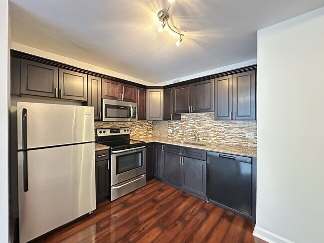 Foto del edificio - 1518 N Dearborn Pky