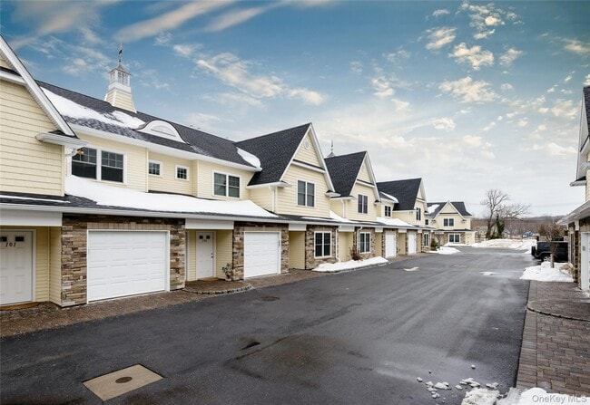 Building Photo - 24 Creek Rd