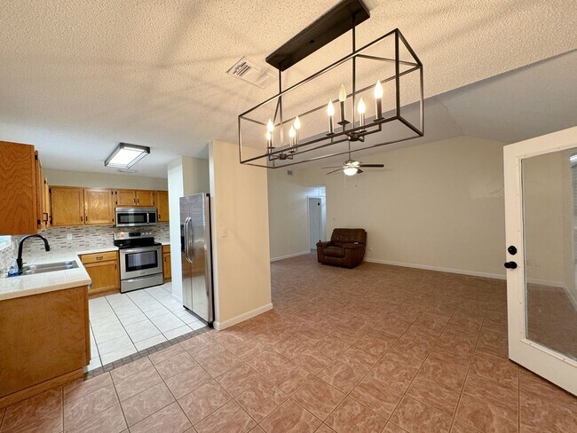Foto del edificio - Nicely Updated 3 Bedroom Home in Navarre!