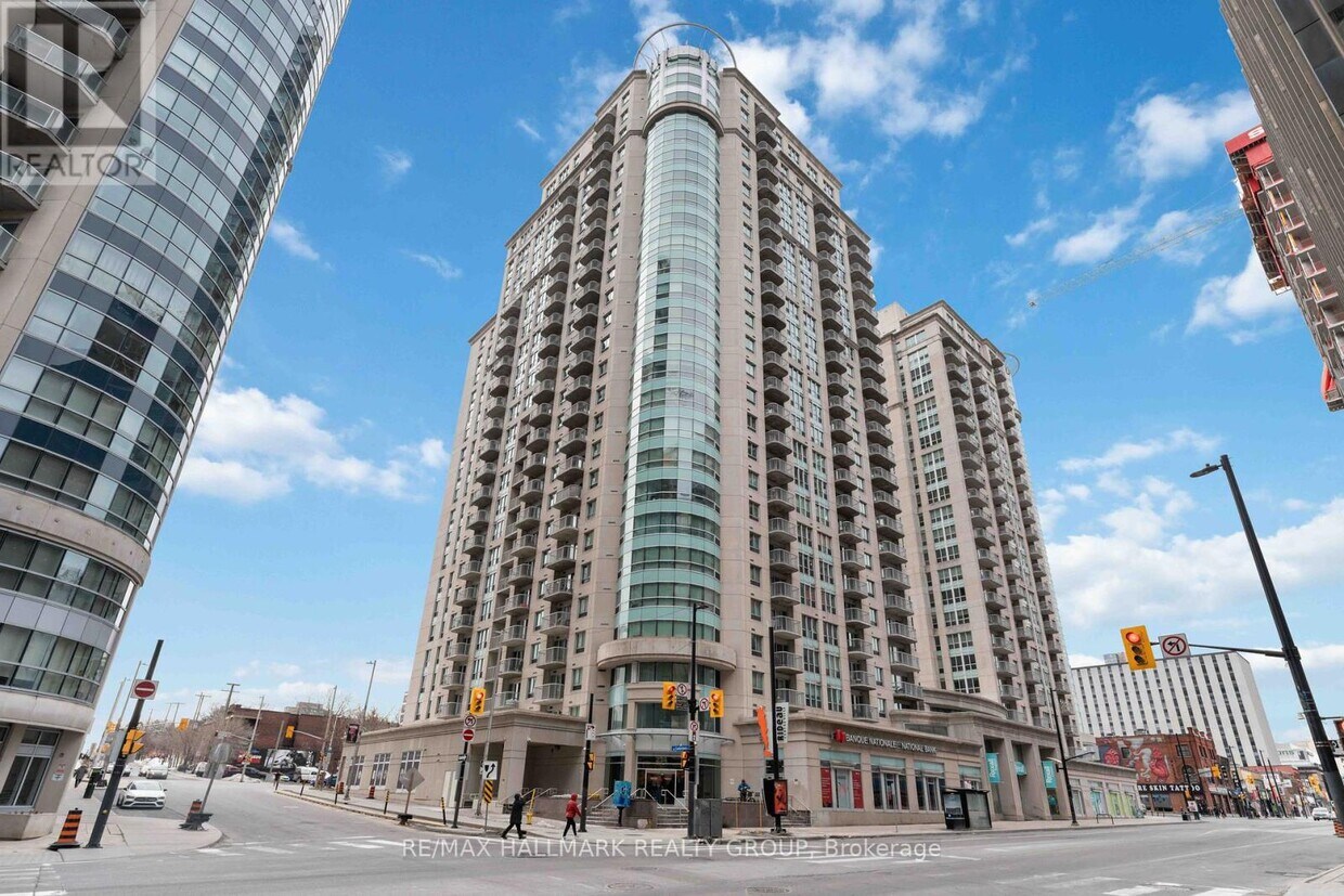 Photo principale - 234-1234 Rideau St