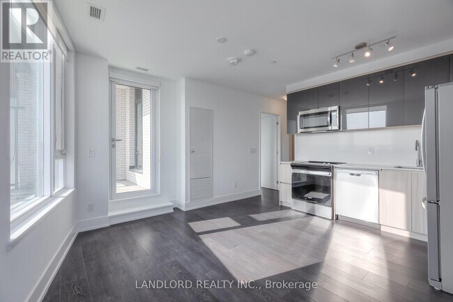 Building Photo - 3100 Keele St