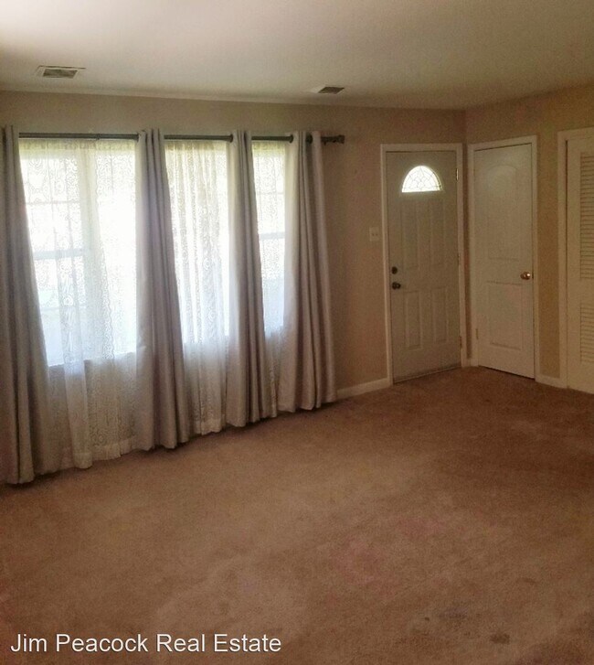 Building Photo - 3 br, 1 bath House - 16 Kaye Lane
