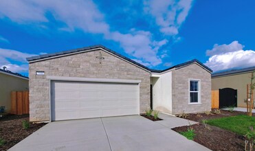 Building Photo - 7046 W Willis Ave