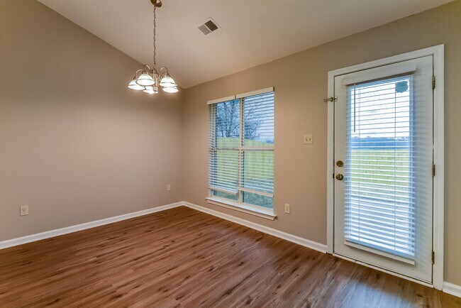 Foto del edificio - 5580 Kaitlyn Dr E