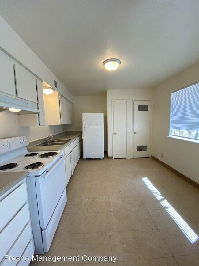 Building Photo - 4730 E Lamona Ave