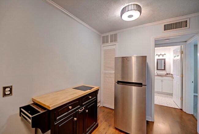 Foto del edificio - 867 Colony Dr