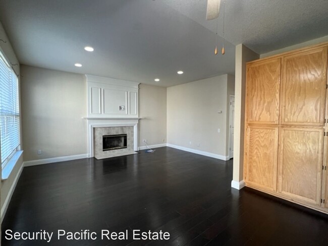 Building Photo - 4 br, 2.5 bath House - 5268 Venus Dr.