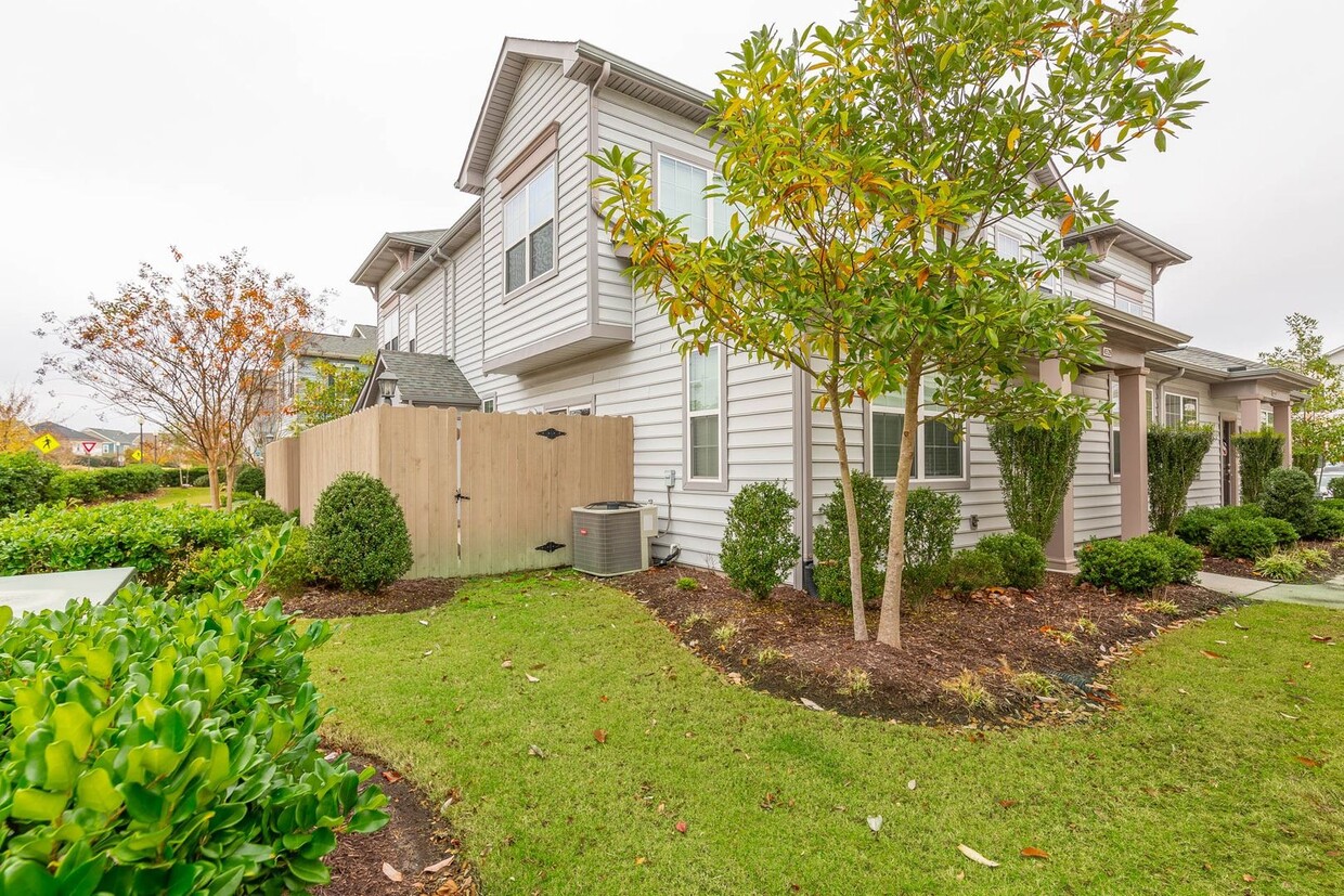Primary Photo - Spacious Condo in Spence Crossing