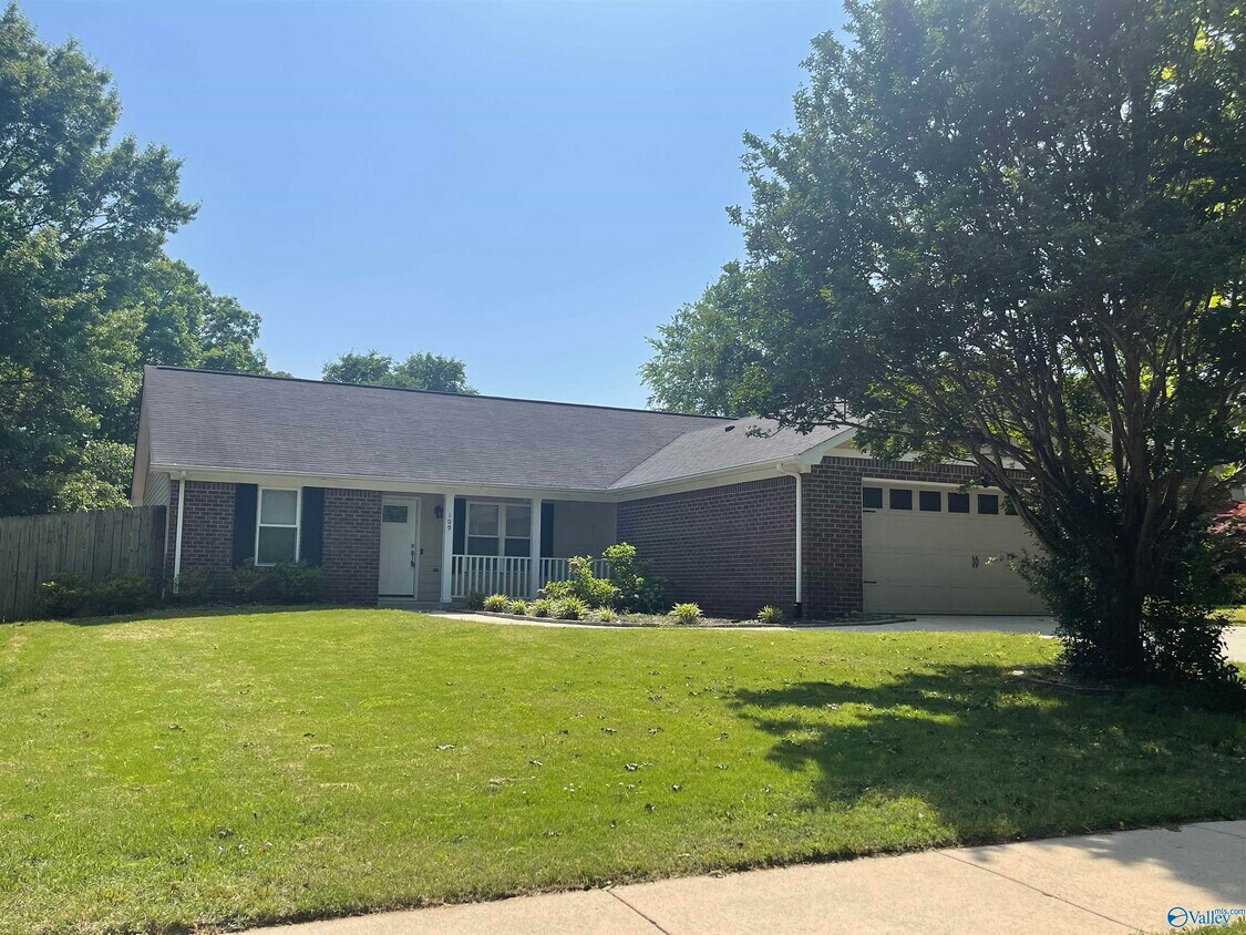 Primary Photo - 109 Medicine Bend Dr