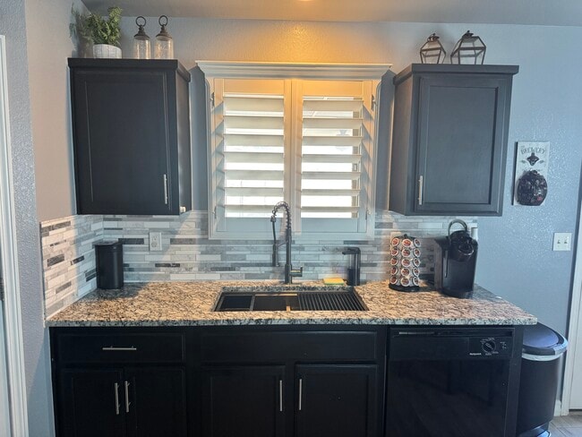 Foto del edificio - 14233 Escalera Dr