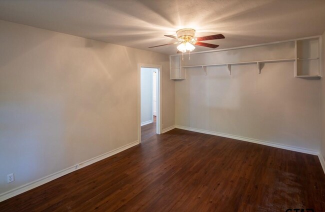 Building Photo - 3 Bedroom in Midtown Tyler!