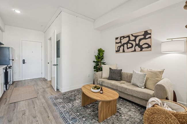 Interior Photo - LEASE UP