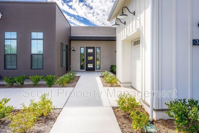 Building Photo - 32195 Daybrook Ter