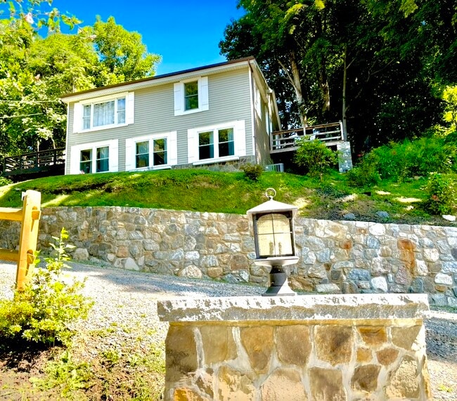 Foto del edificio - 35 Old Fish Rock Rd