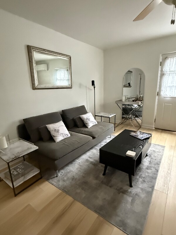 Foto principal - 2703 East St