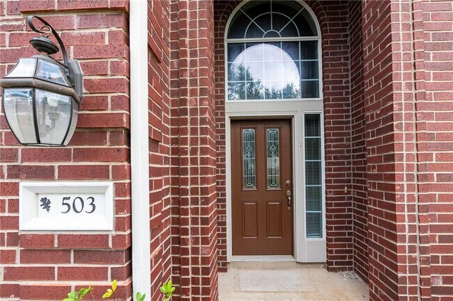 Foto del edificio - 503 Rolling Brook Ln
