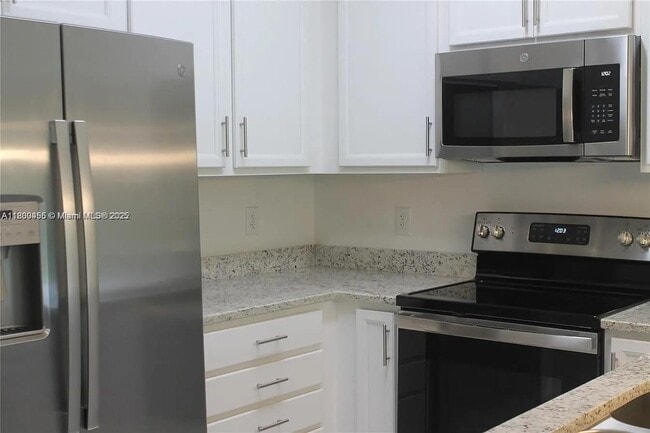 Building Photo - 4756 SW 63rd Terrace