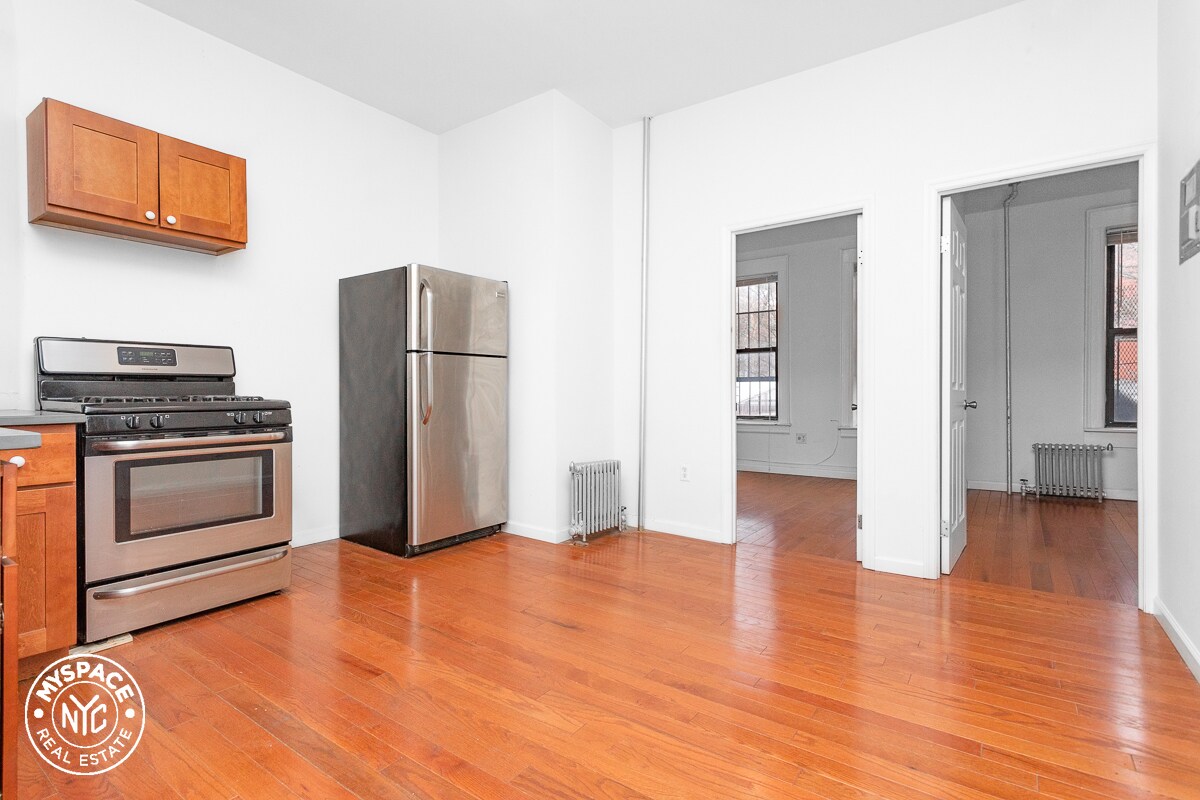 Foto principal - 766 Franklin Ave