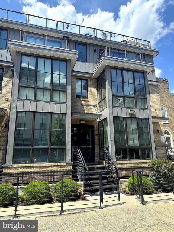 Foto del edificio - 625 Park Rd NW
