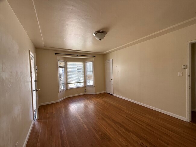 Sala de estar - 1914 Hauser Blvd