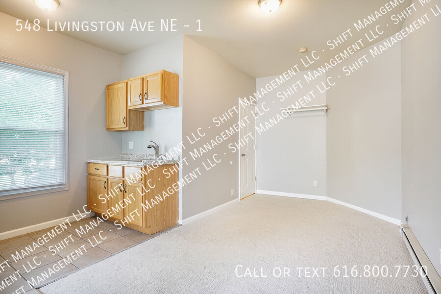 Foto principal - 548 Livingston Ave NE