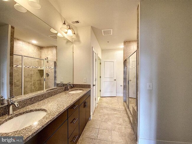 Building Photo - 2903 Bleeker St