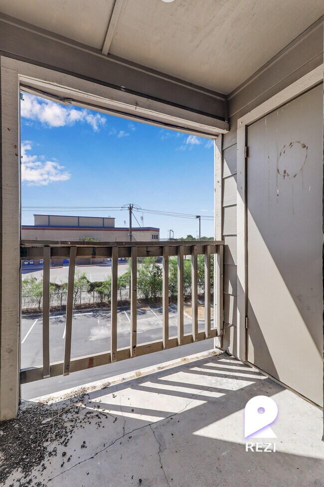 Building Photo - 130 Camino De Oro