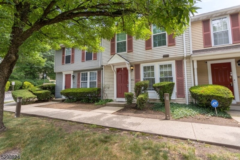 852 Valley St, Union, NJ 07088 Room for Rent in Union, NJ