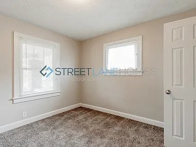 Building Photo - 1412 E Bradbury Ave