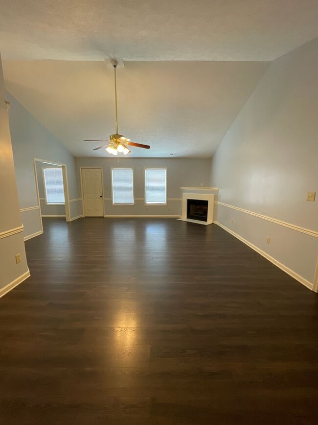 Building Photo - Charming Home in Havelock