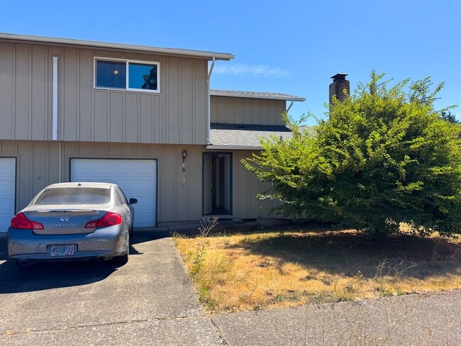 3 Bedroom Duplex off Gilham Rd. - 3 Bedroom Duplex off Gilham Rd. Townhome