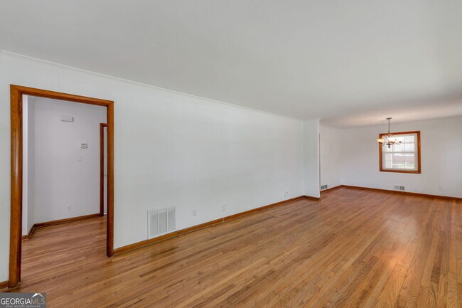 Foto del edificio - 2188 Pawnee Dr SE