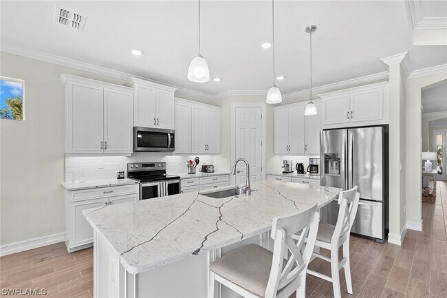 Building Photo - 406 Tamarindo Ln