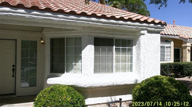 Building Photo - 5453 Desert Valley Dr