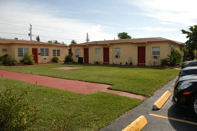 Building Photo - 1747 Funston