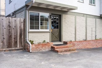 Building Photo - 1129 Forest Ave