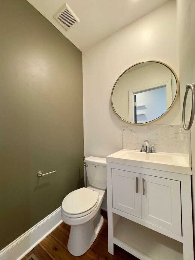 Foto del edificio - Elegant 3 Bedroom/3.5 Bathroom Townhome in...