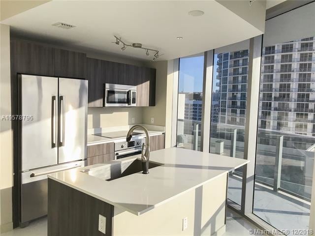 Building Photo - 200 Biscayne Blvd Way