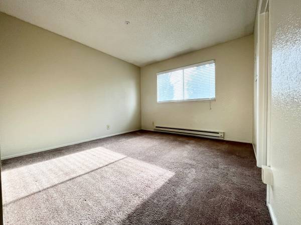 Building Photo - Lund Garden Apartments