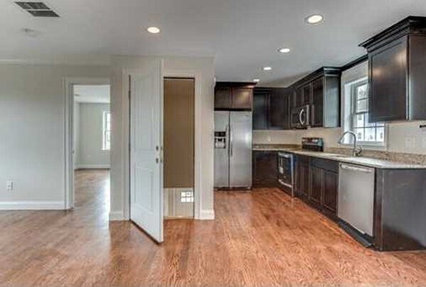 Building Photo - 114 Janvrin Ave