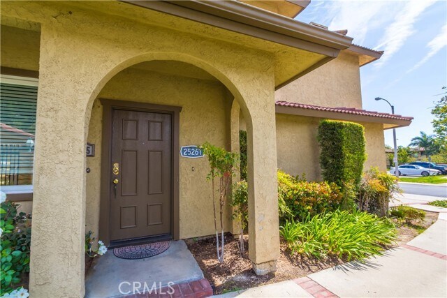 Foto del edificio - 25261 Tanoak Ln