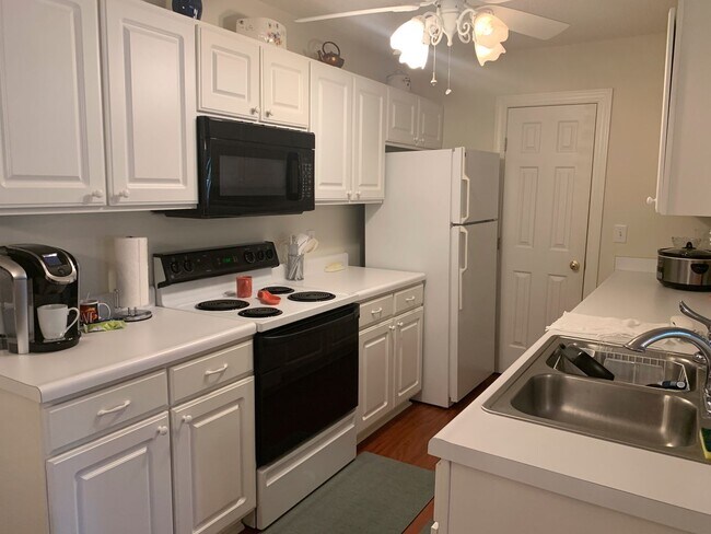 Foto del edificio - Beautiful, 1st Floor Unfurnished,  Bedroom Condo at Riverwoods in Murrells Inlet!