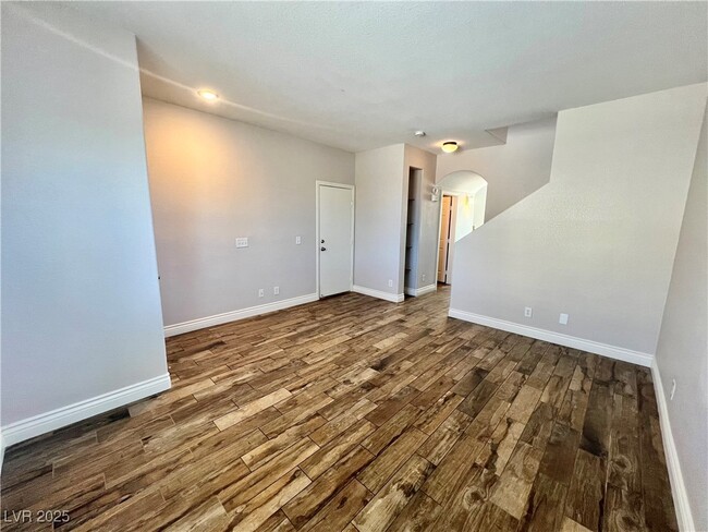 Building Photo - 1219 Willow Village Ave