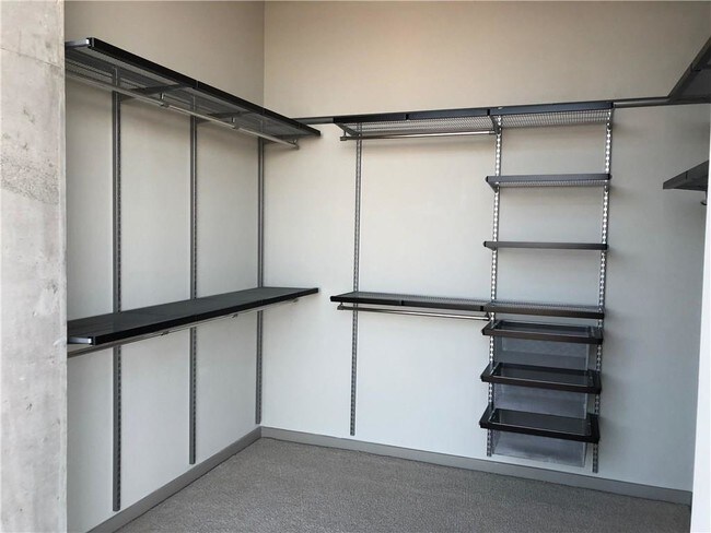 Foto del edificio - 2728 McKinnon St