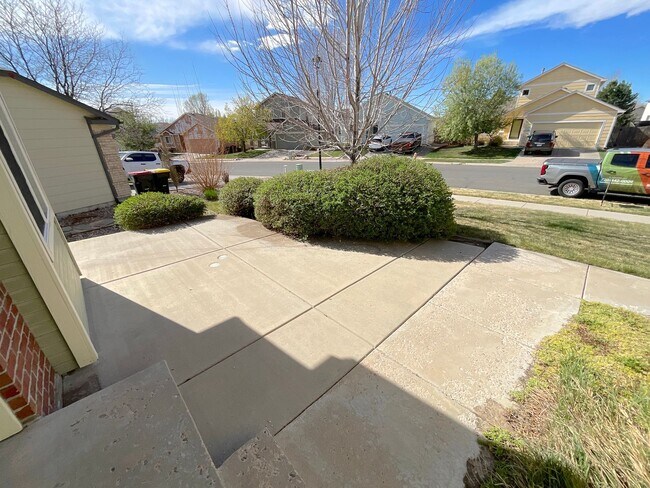 Building Photo - 3 Bedroom Home Available Near Barnes Rd & Peterson Rd!