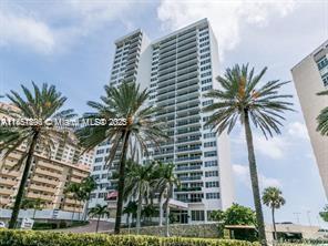 Foto principal - 3140 S Ocean Dr
