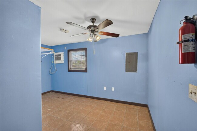 Foto del edificio - Affordable Studio Living with All Bills Paid!  $19.00 Application Fee Limited-Time Special: Move ...