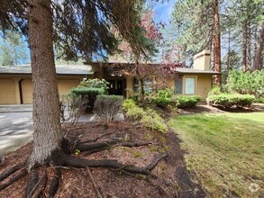 Building Photo - 60639 Thunderbird Ct